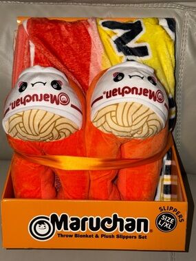 Maruchan Plush Slippers & Throw Blanket Set - Men's L/XL